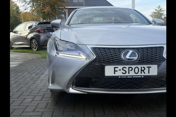 Lexus RC 300h F Sport Line | Schuifdak, Parkeersensoren, Stoelventilatie + verwarming, Leer, Dodehoekherkenning, Navigatie