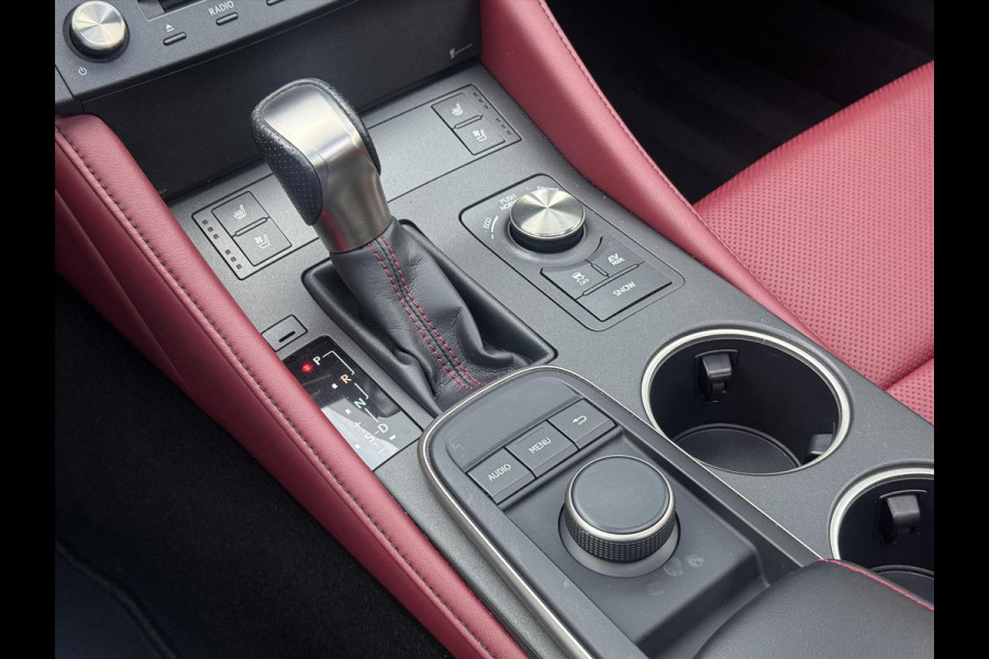 Lexus RC 300h F Sport Line | Schuifdak, Parkeersensoren, Stoelventilatie + verwarming, Leer, Dodehoekherkenning, Navigatie