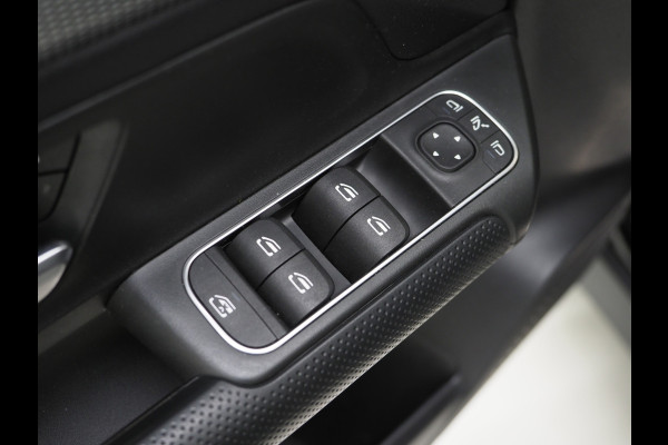 Mercedes-Benz Glb 180 7p. | Leder | Trekhaak | Camera | LED | DAB | Cruise