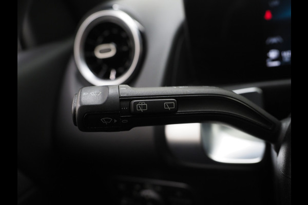 Mercedes-Benz Glb 180 7p. | Leder | Trekhaak | Camera | LED | DAB | Cruise