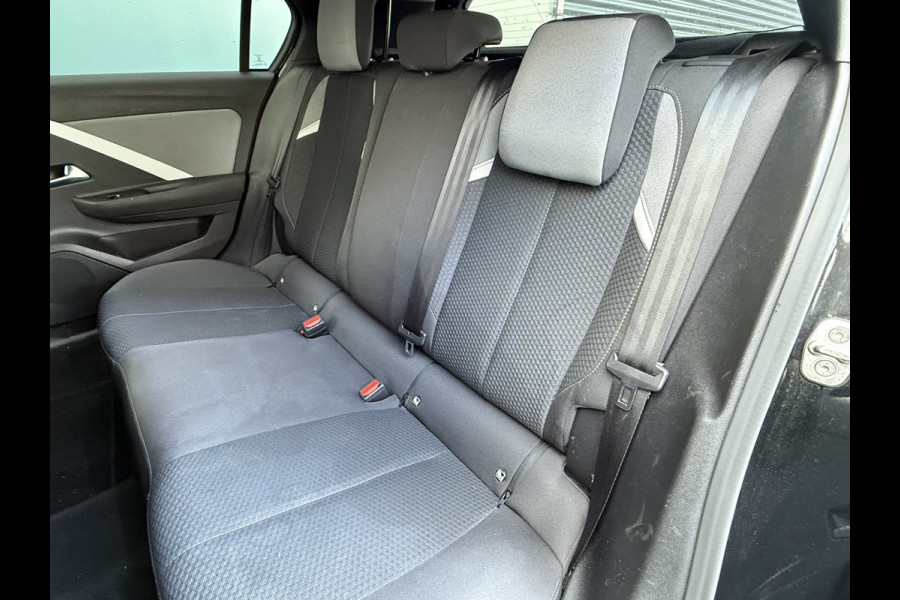 Opel Astra BWJ 12-2022 | 1.2 131PK! Bus. Edition | CAMREA | NAVI | CLIMA | CARPLAY | AD CRUISE | PDC 2X | STOELVERW | STUURWIELVERW |