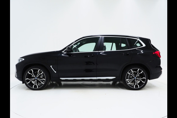 BMW X3 xDrive30e LCI 292PK | Leder | Sportstoelen | Zwarte Hemel | Camera | DAB | Carplay