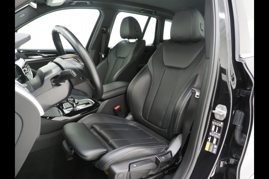 BMW X3 xDrive30e LCI 292PK | Leder | Sportstoelen | Zwarte Hemel | Camera | DAB | Carplay
