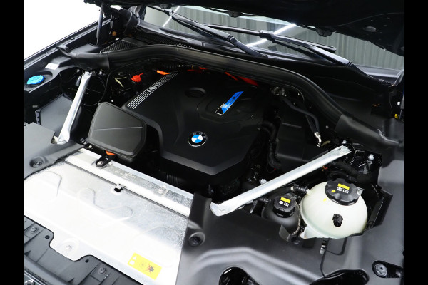 BMW X3 xDrive30e LCI 292PK | Leder | Sportstoelen | Zwarte Hemel | Camera | DAB | Carplay