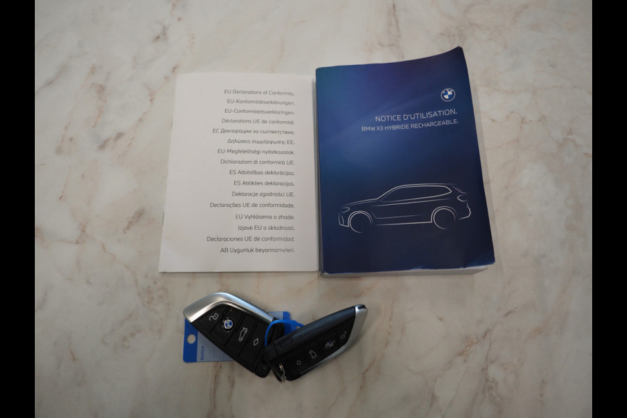 BMW X3 xDrive30e LCI 292PK | Leder | Sportstoelen | Zwarte Hemel | Camera | DAB | Carplay