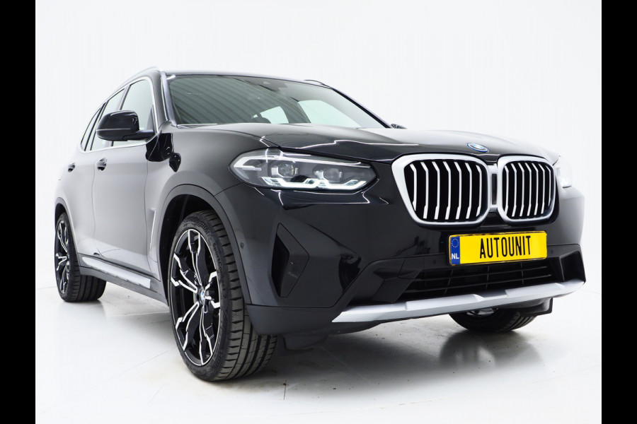 BMW X3 xDrive30e LCI 292PK | Leder | Sportstoelen | Zwarte Hemel | Camera | DAB | Carplay