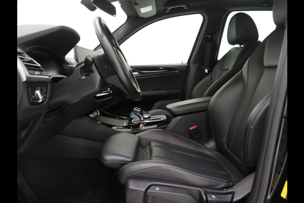 BMW X3 xDrive30e LCI 292PK | Leder | Sportstoelen | Zwarte Hemel | Camera | DAB | Carplay