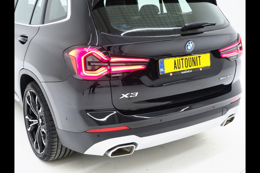 BMW X3 xDrive30e LCI 292PK | Leder | Sportstoelen | Zwarte Hemel | Camera | DAB | Carplay