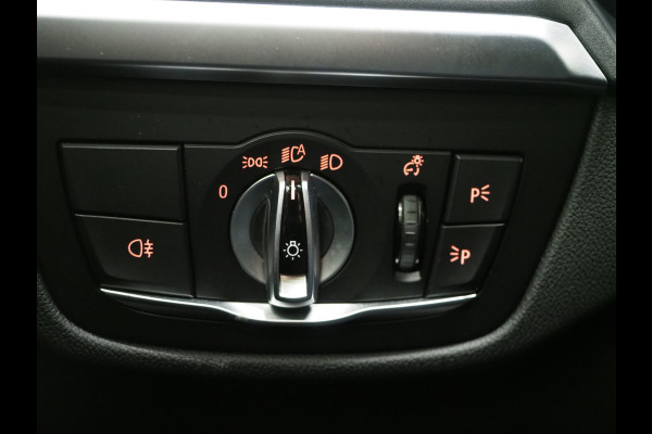 BMW X3 xDrive30e LCI 292PK | Leder | Sportstoelen | Zwarte Hemel | Camera | DAB | Carplay