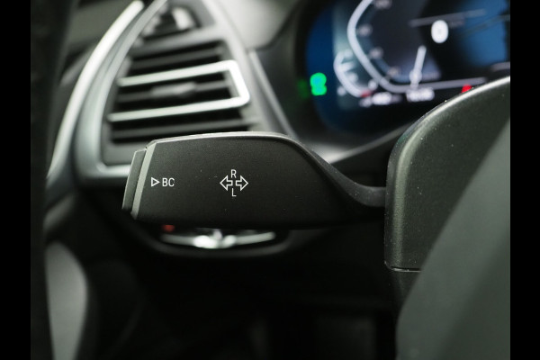 BMW X3 xDrive30e LCI 292PK | Leder | Sportstoelen | Zwarte Hemel | Camera | DAB | Carplay