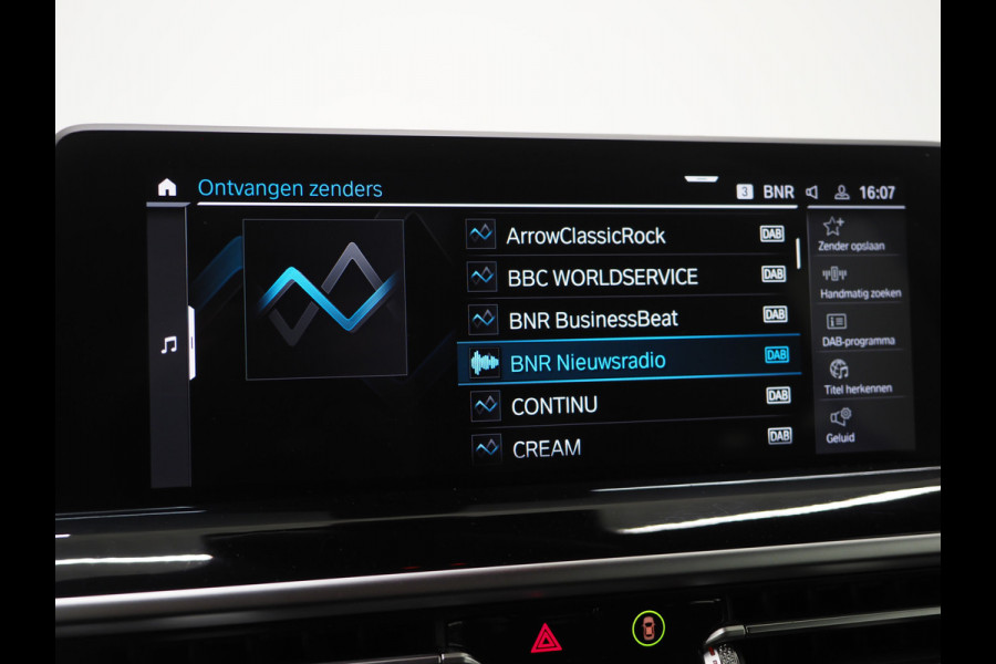 BMW X3 xDrive30e LCI 292PK | Leder | Sportstoelen | Zwarte Hemel | Camera | DAB | Carplay