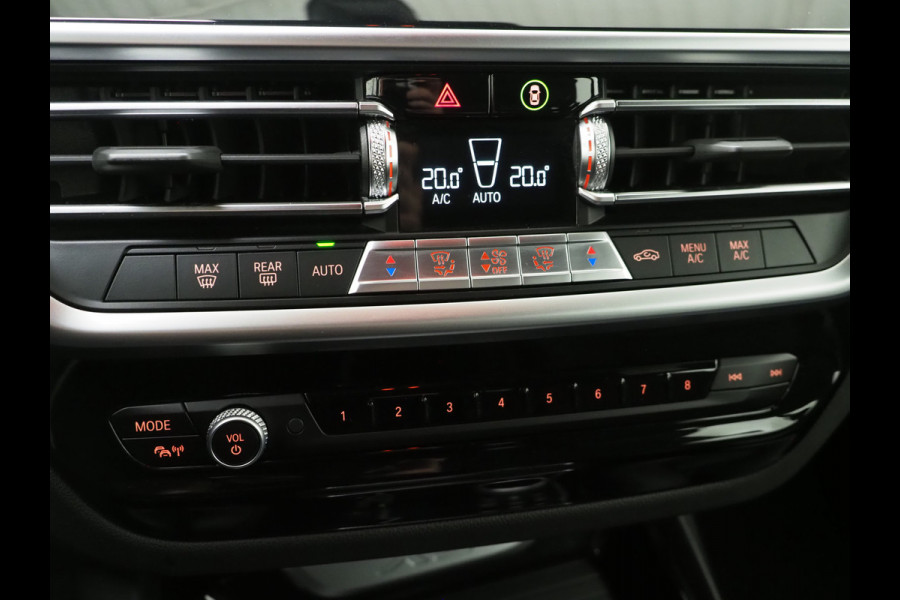 BMW X3 xDrive30e LCI 292PK | Leder | Sportstoelen | Zwarte Hemel | Camera | DAB | Carplay