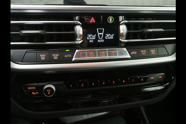 BMW X3 xDrive30e LCI 292PK | Leder | Sportstoelen | Zwarte Hemel | Camera | DAB | Carplay
