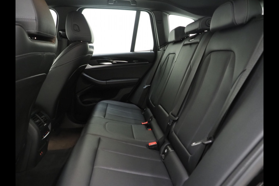 BMW X3 xDrive30e LCI 292PK | Leder | Sportstoelen | Zwarte Hemel | Camera | DAB | Carplay