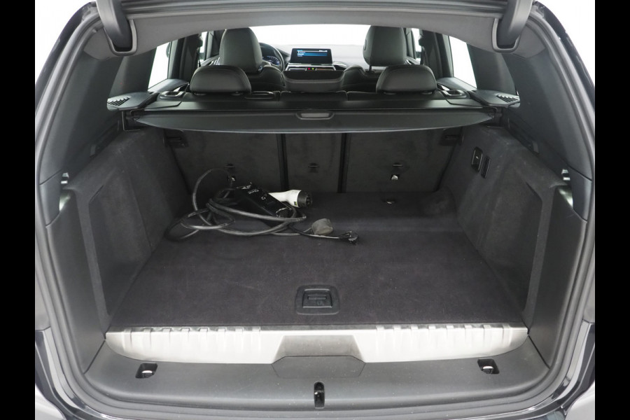 BMW X3 xDrive30e LCI 292PK | Leder | Sportstoelen | Zwarte Hemel | Camera | DAB | Carplay