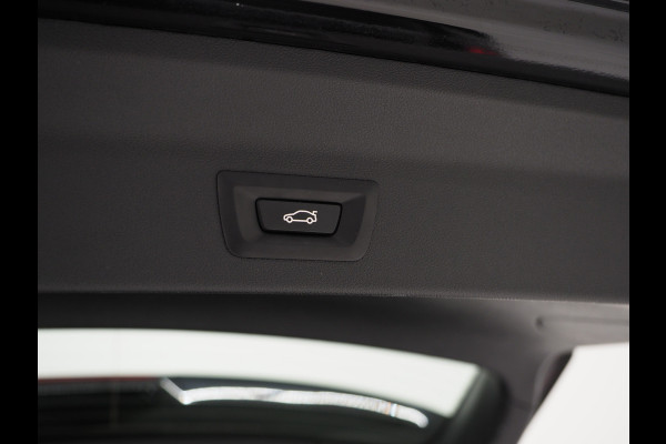 BMW X3 xDrive30e LCI 292PK | Leder | Sportstoelen | Zwarte Hemel | Camera | DAB | Carplay
