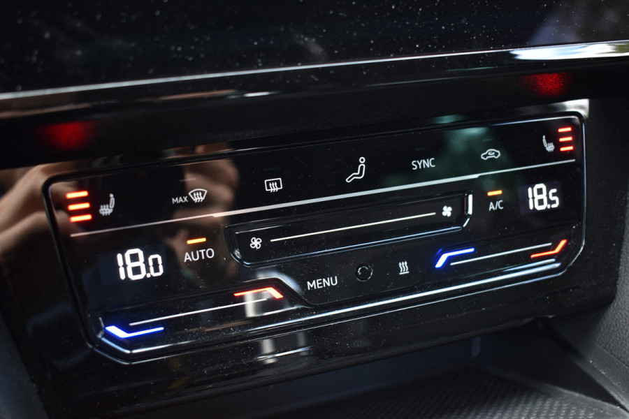 Volkswagen Passat Variant 218PK DSG HYBRID GTE BUSINESS LEDER/CAMERA/TREKHAAK/IQ-LIGHT