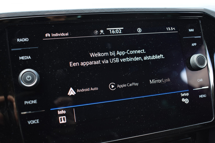 Volkswagen Passat Variant 218PK DSG HYBRID GTE BUSINESS LEDER/CAMERA/TREKHAAK/IQ-LIGHT