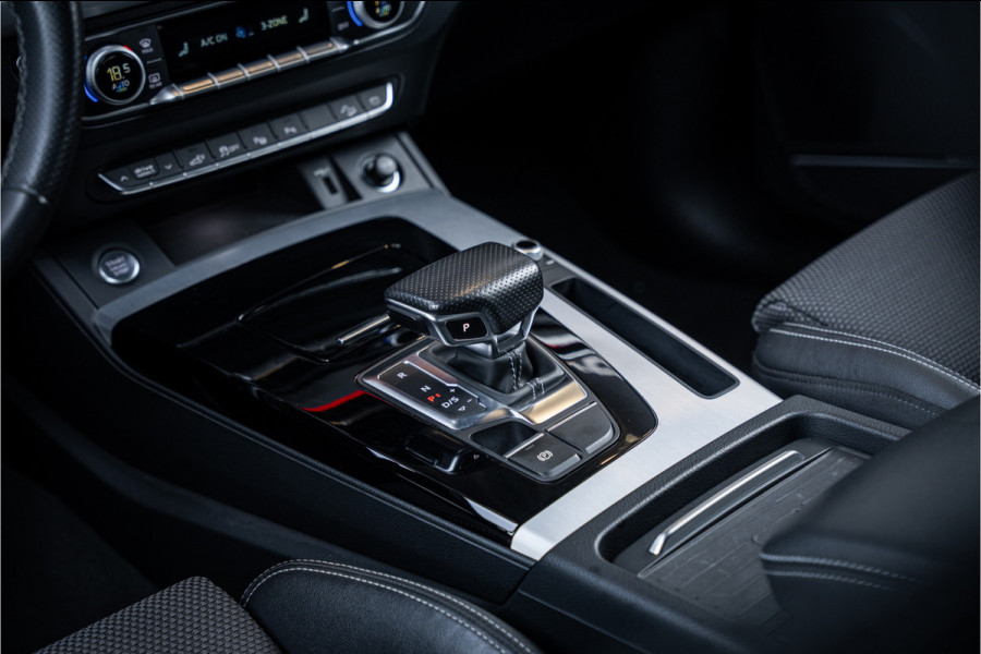 Audi Q5 55 TFSI e Competition - Luchtv. l Massage l HUD l B&O l Trekhaak l S-Line Audi Q5 55 TFSI e Competition - Luchtv. l Massage l HUD l B&O l Trekhaak l S-Line