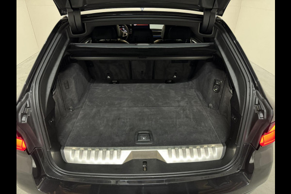 BMW 5 Serie Touring 530e M-Sport Pano Sfeer Leder Carplay Trekh.