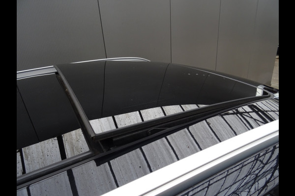 BMW X1 sDrive20i Orange Edition III * PANORAMADAK * HEAD-UP * DEALER ONDERH. !!