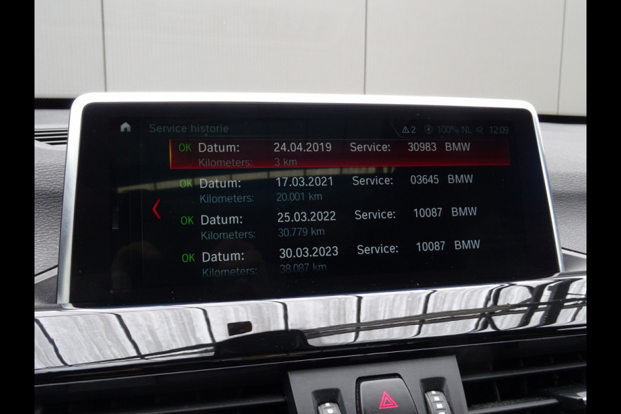 BMW X1 sDrive20i Orange Edition III * PANORAMADAK * HEAD-UP * DEALER ONDERH. !!