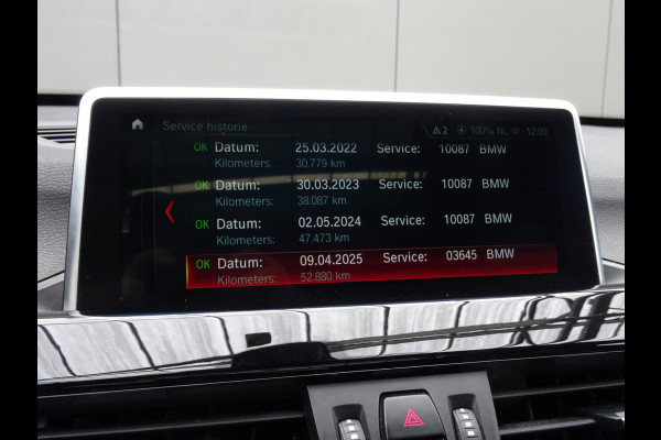 BMW X1 sDrive20i Orange Edition III * PANORAMADAK * HEAD-UP * DEALER ONDERH. !!