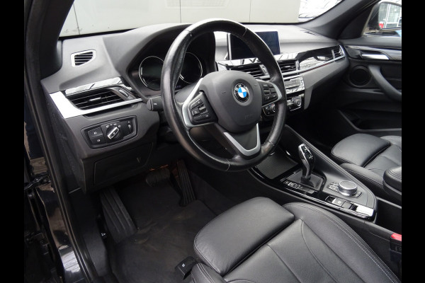 BMW X1 sDrive20i Orange Edition III * PANORAMADAK * HEAD-UP * DEALER ONDERH. !!