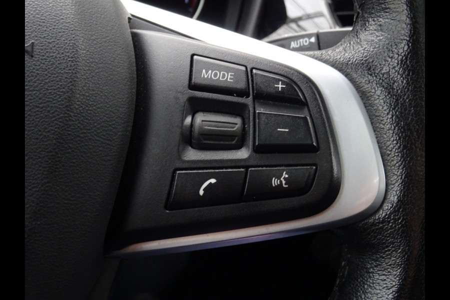 BMW X1 sDrive20i Orange Edition III * PANORAMADAK * HEAD-UP * DEALER ONDERH. !!