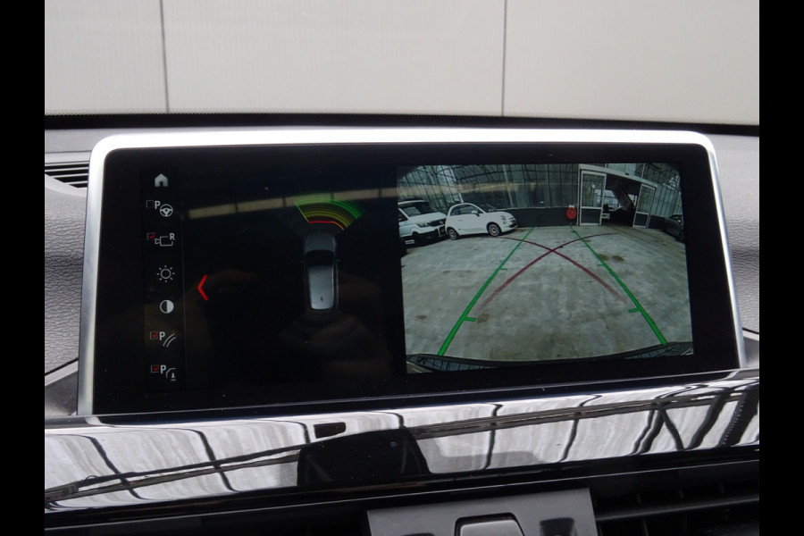 BMW X1 sDrive20i Orange Edition III * PANORAMADAK * HEAD-UP * DEALER ONDERH. !!