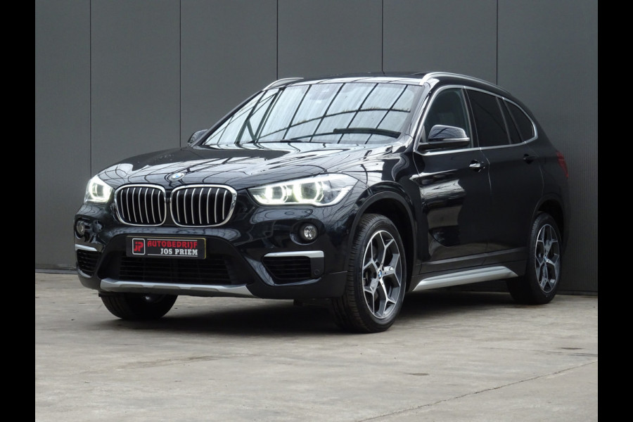 BMW X1 sDrive20i Orange Edition III * PANORAMADAK * HEAD-UP * DEALER ONDERH. !!