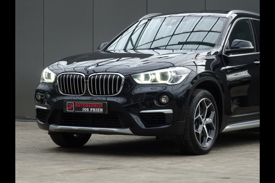BMW X1 sDrive20i Orange Edition III * PANORAMADAK * HEAD-UP * DEALER ONDERH. !!
