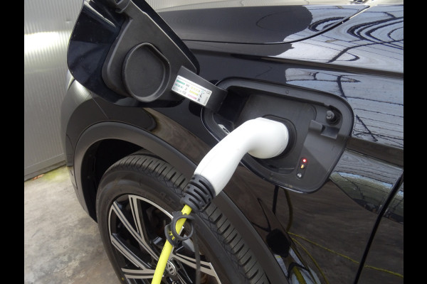 Volkswagen Tiguan 1.4 TSI eHybrid Business+ * PANORAMADAK * 19 INCH * CARPLAY !! Volkswagen Tiguan 1.4 TSI eHybrid Business+ * PANORAMADAK * 19 INCH * CARPLAY !!