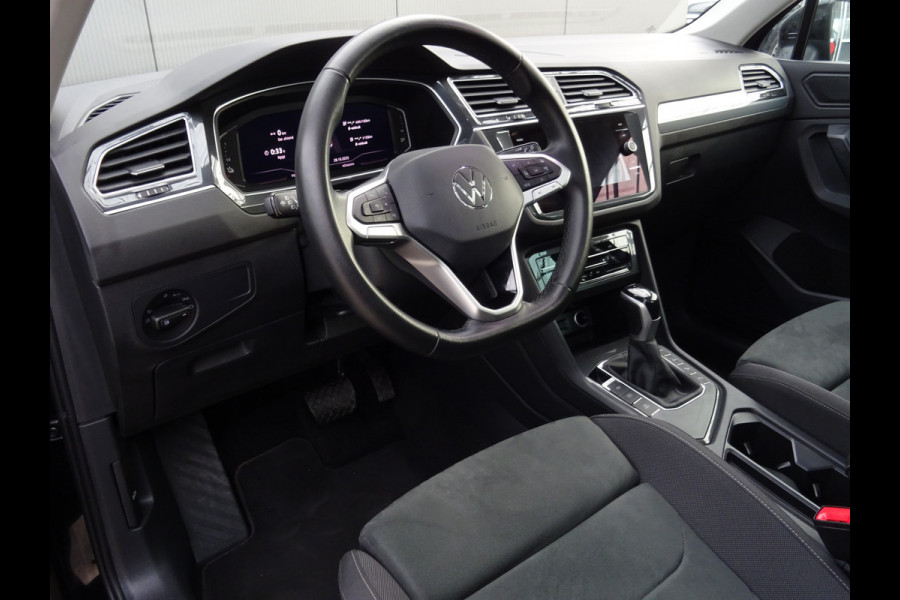 Volkswagen Tiguan 1.4 TSI eHybrid Business+ * PANORAMADAK * 19 INCH * CARPLAY !! Volkswagen Tiguan 1.4 TSI eHybrid Business+ * PANORAMADAK * 19 INCH * CARPLAY !!