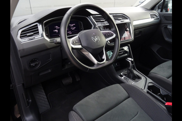 Volkswagen Tiguan 1.4 TSI eHybrid Business+ * PANORAMADAK * 19 INCH * CARPLAY !! Volkswagen Tiguan 1.4 TSI eHybrid Business+ * PANORAMADAK * 19 INCH * CARPLAY !!