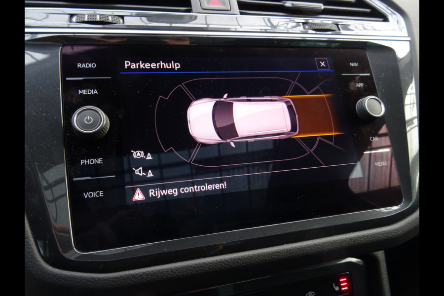 Volkswagen Tiguan 1.4 TSI eHybrid Business+ * PANORAMADAK * 19 INCH * CARPLAY !! Volkswagen Tiguan 1.4 TSI eHybrid Business+ * PANORAMADAK * 19 INCH * CARPLAY !!