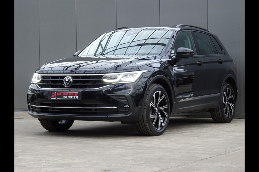 Volkswagen Tiguan 1.4 TSI eHybrid Business+ * PANORAMADAK * 19 INCH * CARPLAY !! Volkswagen Tiguan 1.4 TSI eHybrid Business+ * PANORAMADAK * 19 INCH * CARPLAY !!