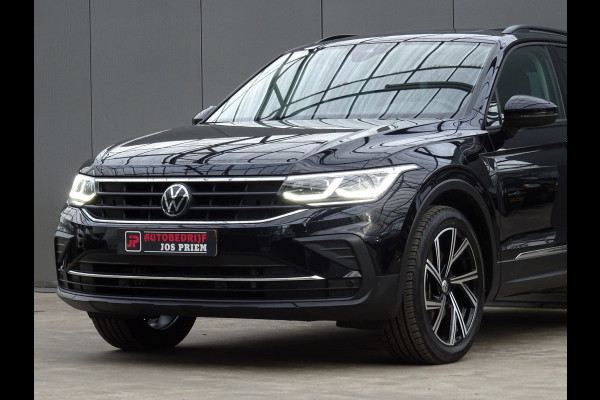 Volkswagen Tiguan 1.4 TSI eHybrid Business+ * PANORAMADAK * 19 INCH * CARPLAY !! Volkswagen Tiguan 1.4 TSI eHybrid Business+ * PANORAMADAK * 19 INCH * CARPLAY !!