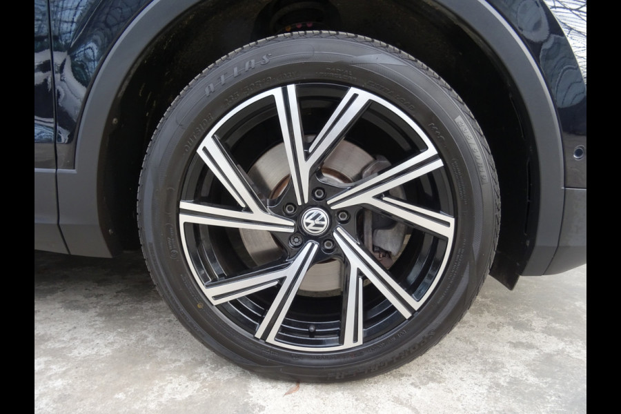 Volkswagen Tiguan 1.4 TSI eHybrid Business+ * PANORAMADAK * 19 INCH * CARPLAY !! Volkswagen Tiguan 1.4 TSI eHybrid Business+ * PANORAMADAK * 19 INCH * CARPLAY !!