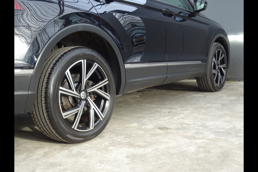 Volkswagen Tiguan 1.4 TSI eHybrid Business+ * PANORAMADAK * 19 INCH * CARPLAY !! Volkswagen Tiguan 1.4 TSI eHybrid Business+ * PANORAMADAK * 19 INCH * CARPLAY !!