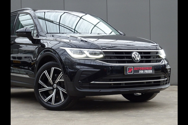 Volkswagen Tiguan 1.4 TSI eHybrid Business+ * PANORAMADAK * 19 INCH * CARPLAY !! Volkswagen Tiguan 1.4 TSI eHybrid Business+ * PANORAMADAK * 19 INCH * CARPLAY !!