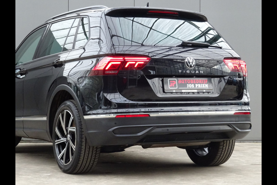 Volkswagen Tiguan 1.4 TSI eHybrid Business+ * PANORAMADAK * 19 INCH * CARPLAY !! Volkswagen Tiguan 1.4 TSI eHybrid Business+ * PANORAMADAK * 19 INCH * CARPLAY !!