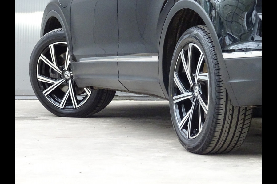 Volkswagen Tiguan 1.4 TSI eHybrid Business+ * PANORAMADAK * 19 INCH * CARPLAY !! Volkswagen Tiguan 1.4 TSI eHybrid Business+ * PANORAMADAK * 19 INCH * CARPLAY !!