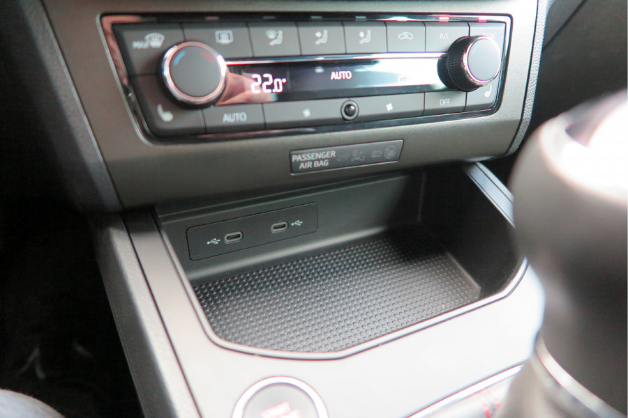 Seat Ibiza 1.0 TSI 95PK FR Limited Edition, Virtual Cockpit , Beats audio , Led verlichting, Camera, Stoelverwarming, Navi, Alcantara bekleding ,Cruise control, etc. . Seat Ibiza 1.0 TSI 95PK FR Limited Edition, Virtual Cockpit , Beats audio , Led verlichting, Camera, Stoelverwarming, Navi, Alcantara bekleding ,Cruise control, etc. .