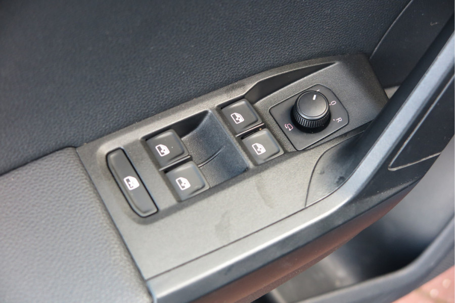 Seat Ibiza 1.0 TSI 95PK FR Limited Edition, Virtual Cockpit , Beats audio , Led verlichting, Camera, Stoelverwarming, Navi, Alcantara bekleding ,Cruise control, etc. . Seat Ibiza 1.0 TSI 95PK FR Limited Edition, Virtual Cockpit , Beats audio , Led verlichting, Camera, Stoelverwarming, Navi, Alcantara bekleding ,Cruise control, etc. .