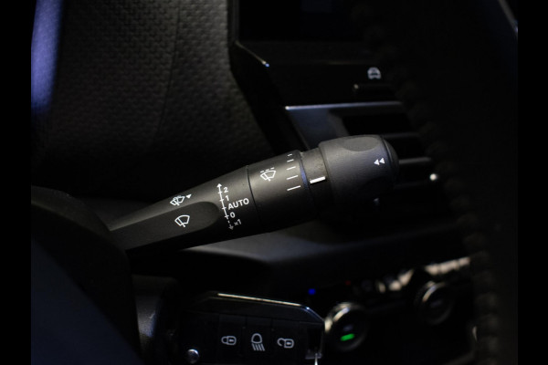 Citroën C4 1.2 Puretech Feel Pack (APPLE CARPLAY,NAVI,CAMERA,DIGITALE COCKPIT,SPORTSTOELEN,GETINT,PDC,LANE ASSIST,NETTESTAAT)