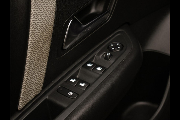 Citroën C4 1.2 Puretech Feel Pack (APPLE CARPLAY,NAVI,CAMERA,DIGITALE COCKPIT,SPORTSTOELEN,GETINT,PDC,LANE ASSIST,NETTESTAAT)