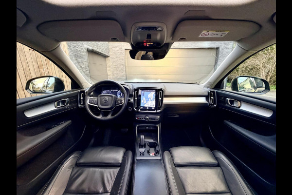 Volvo XC40 1.5 T4 Recharge R-Design Automaat | Panoramadak | LED verlichting | Sportstoelen leer | DAB | Apple CarPlay | 360 graden camera