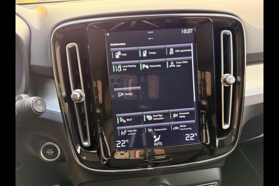 Volvo XC40 1.5 T4 Recharge R-Design Automaat | Panoramadak | LED verlichting | Sportstoelen leer | DAB | Apple CarPlay | 360 graden camera