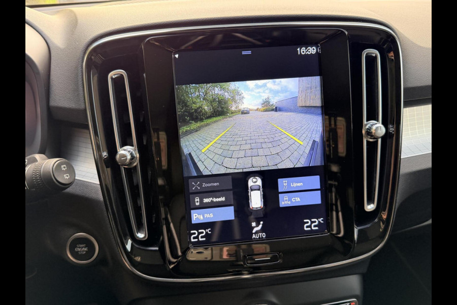Volvo XC40 1.5 T4 Recharge R-Design Automaat | Panoramadak | LED verlichting | Sportstoelen leer | DAB | Apple CarPlay | 360 graden camera